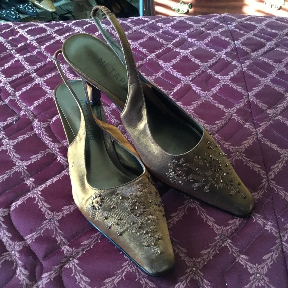 Nice shoes - Picture 3 of 6